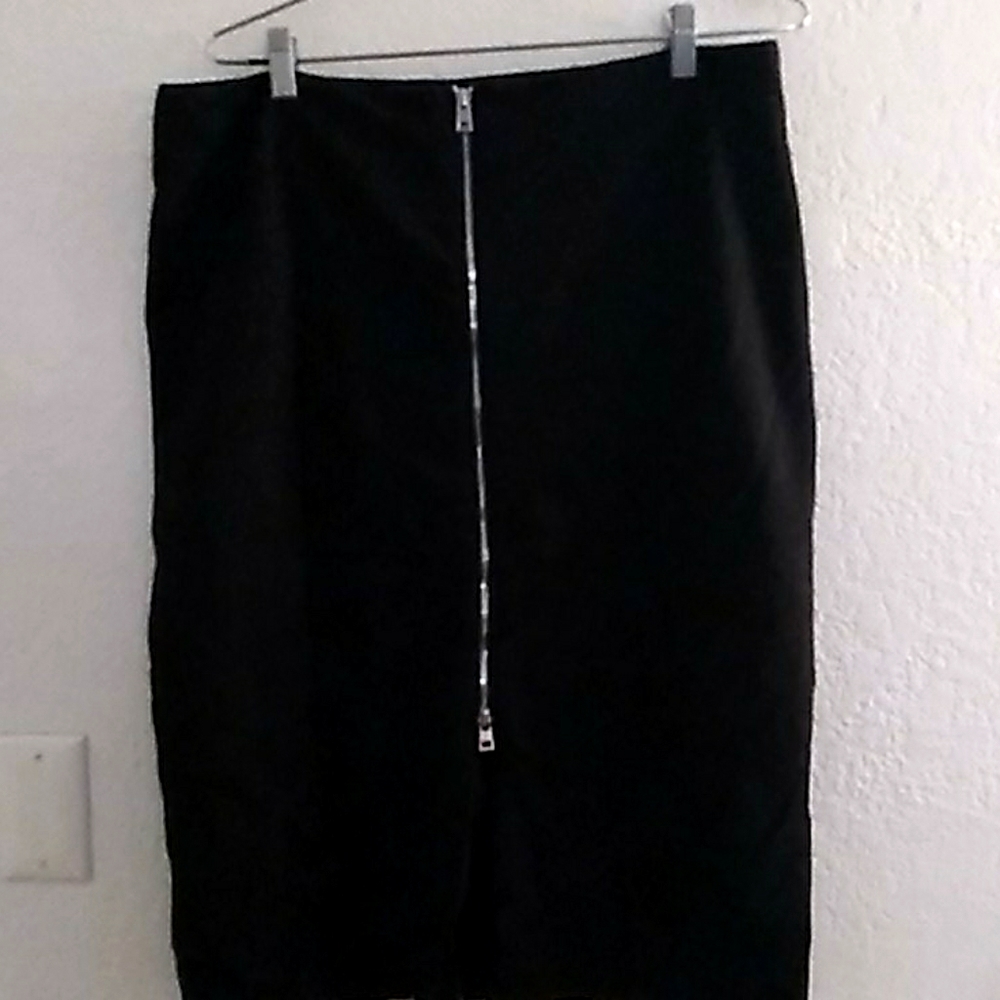 Black midi skirt with front zipper